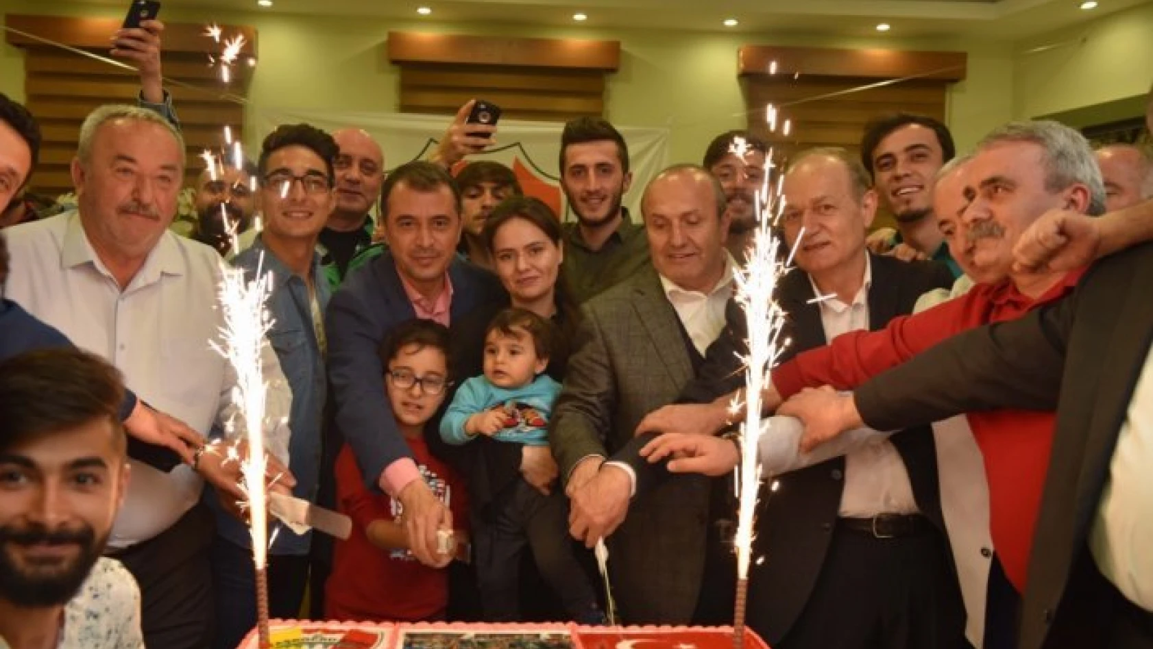 Taşköprüspor'da şampiyonluk kutlaması