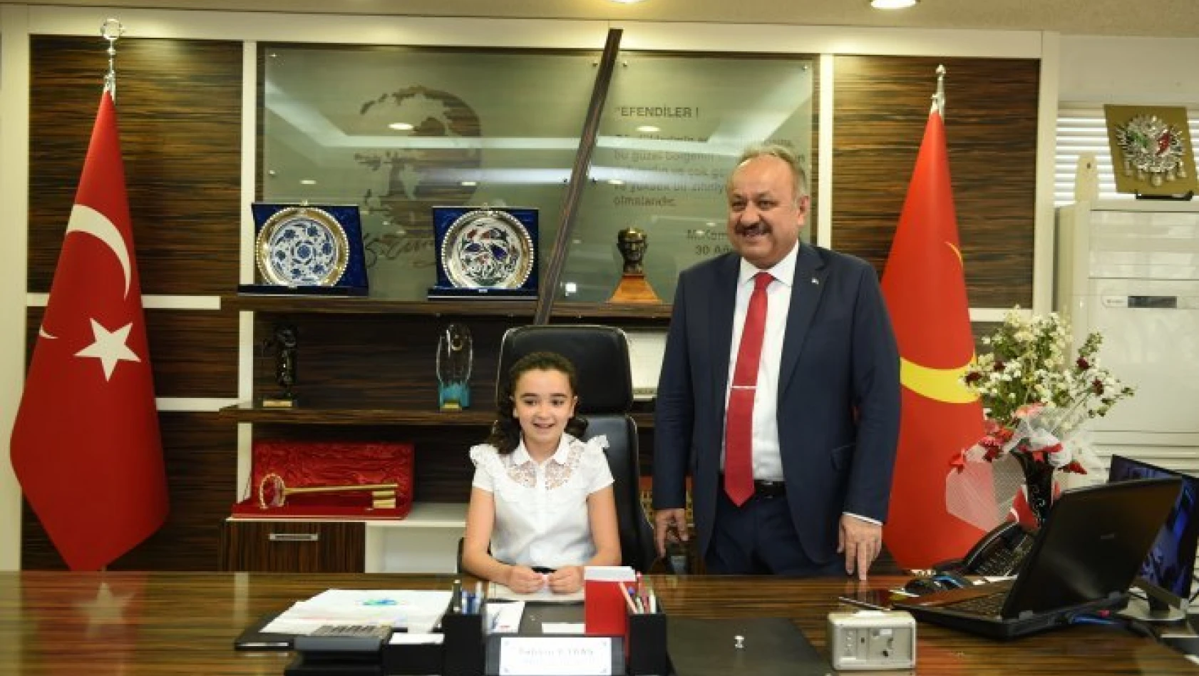 23 Nisan'ın Belediye Başkanı Zeynep Sude oldu