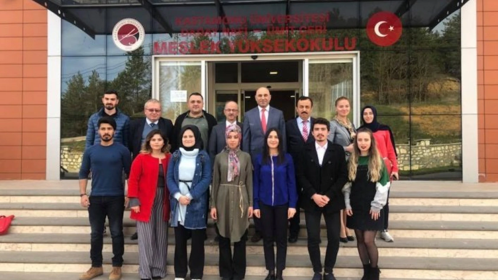 KSMMMO Başkanı Özdemir, öğrencilere muhasebe mesleği hakkında bilgiler verdi