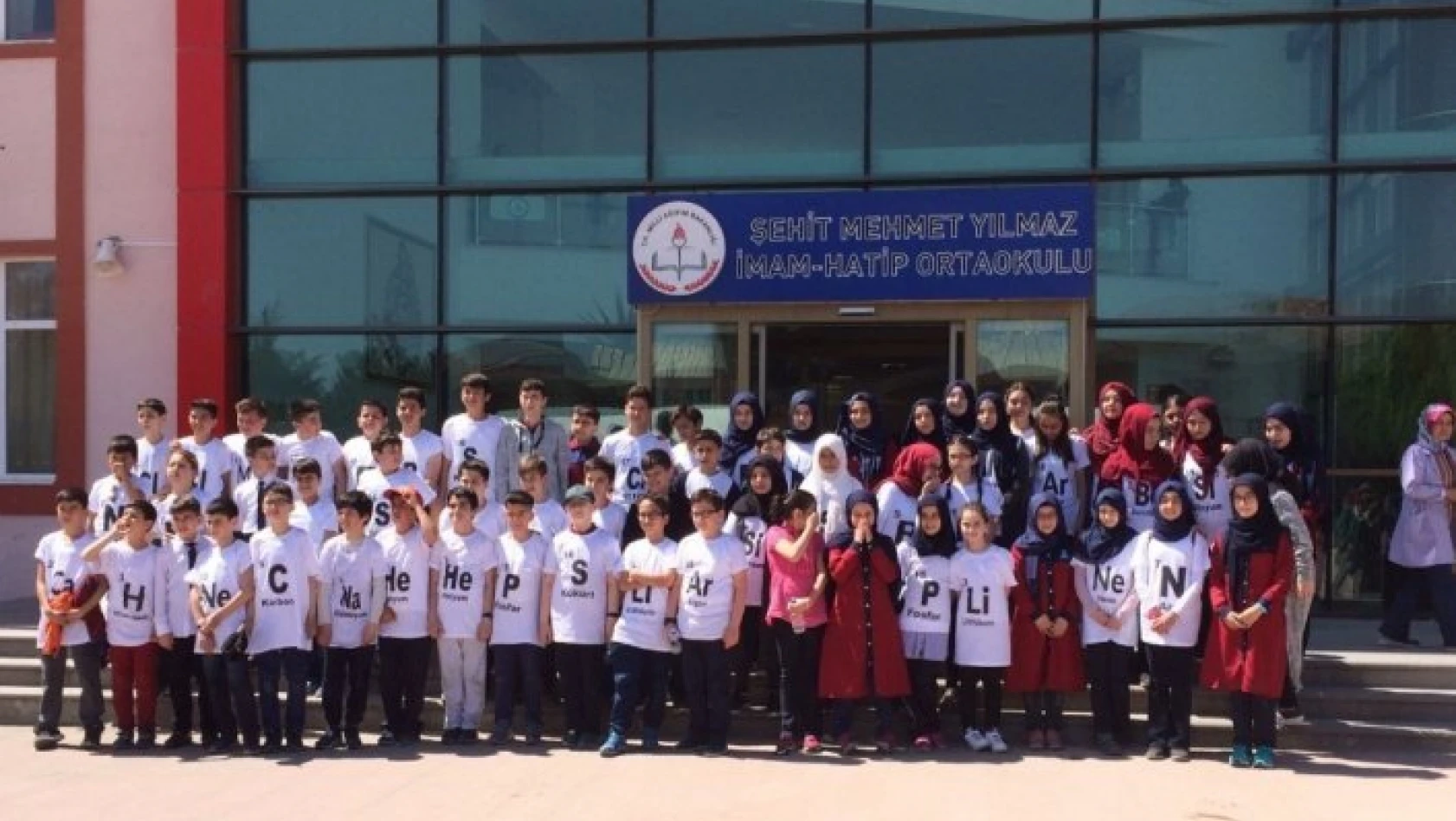 Şehit Mehmet Yılmaz İHO'da Bilim Fuarı açıldı