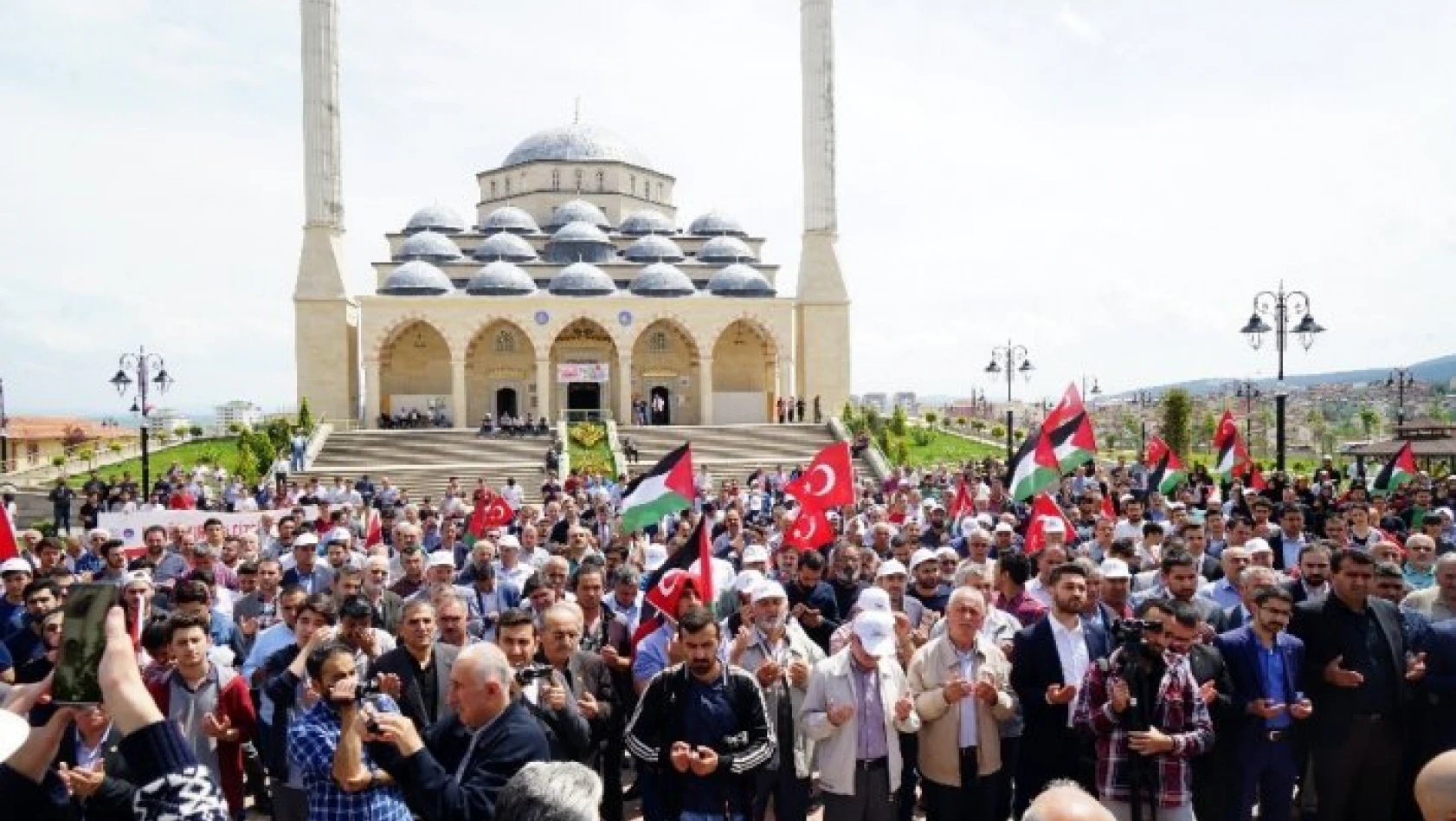 Kastamonu'da 78 STK temsilcisi İsrail ve ABD'yi protesto etti