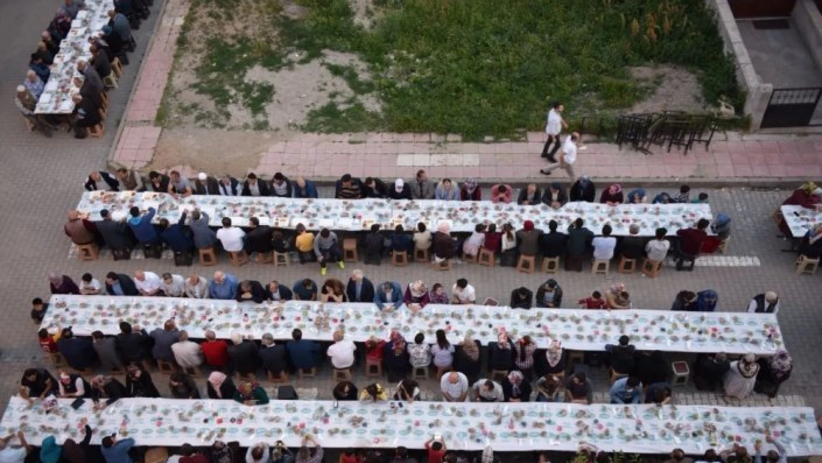 Taşköprü Belediyesi'nden 2 bin 500 kişilik mahalle iftarı