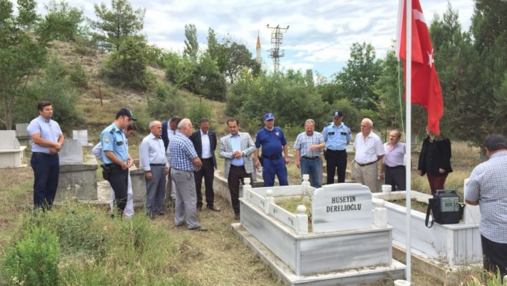 15 Temmuz Demokrasi ve Birlik Günü'nde şehit mezarlıkları ziyaret edildi