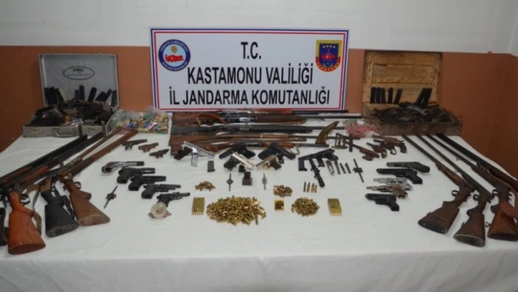 Kastamonu merkezli 6 ilde silah kaçakçılığı operasyonu