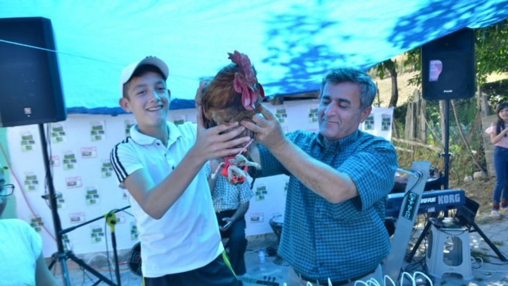 İstanbul'dan köyüne dönüp tavuk çiftliği kurdu