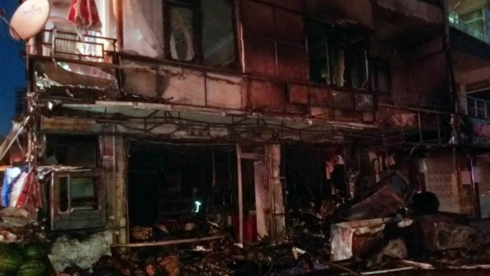 Kastamonu'da bir markette yangın çıktı