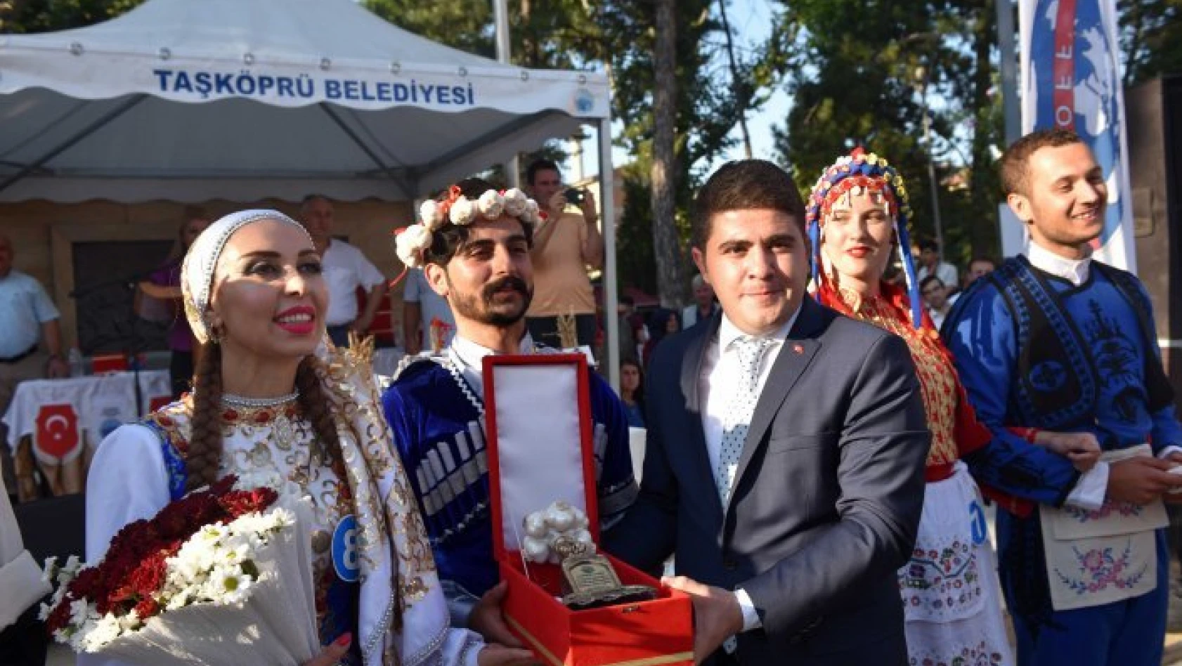 Sarımsak Festivali'ne Azeri güzel!