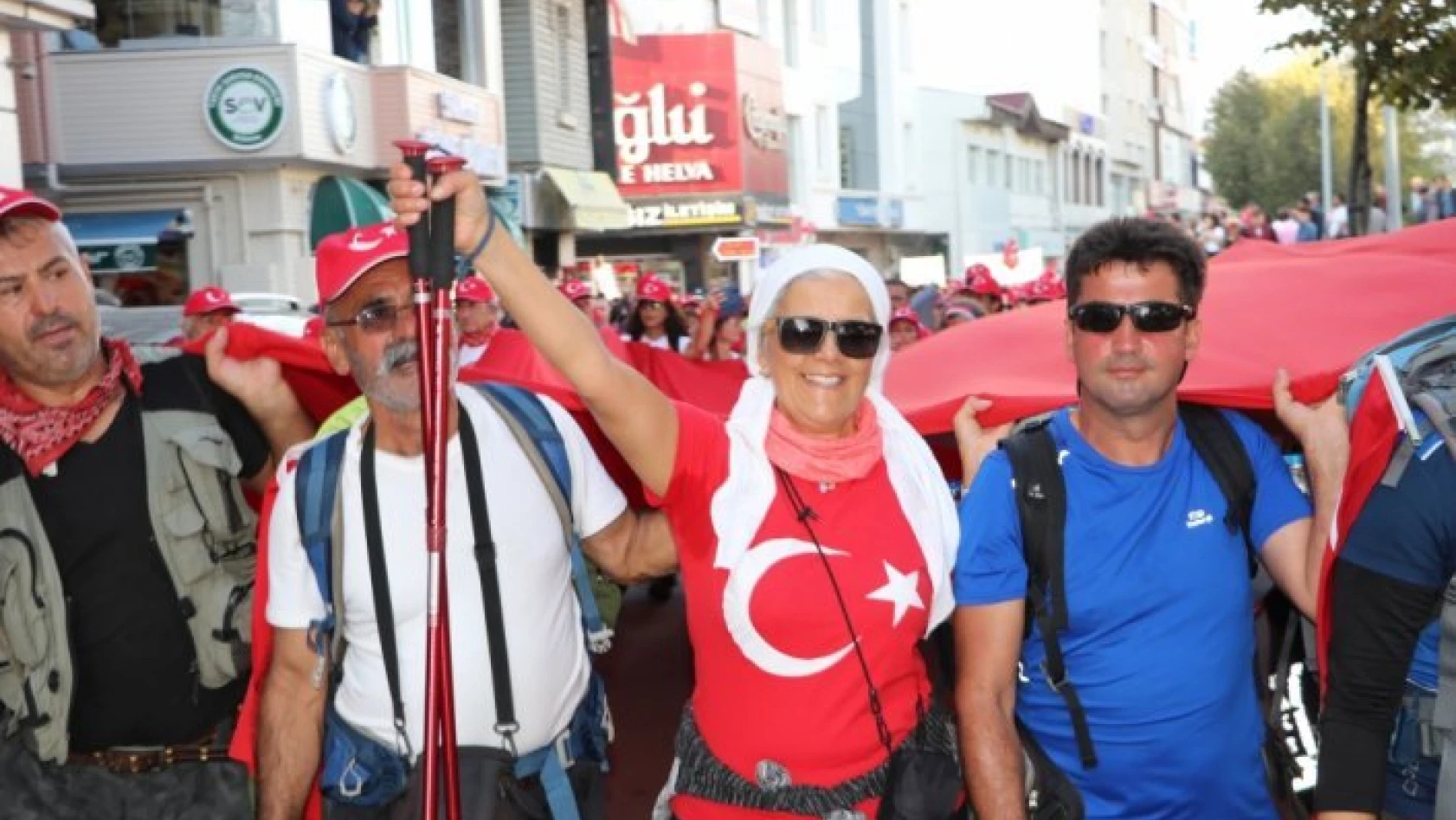 Atatürk ve İstiklal Yolu Yürüyüşü tamamlandı