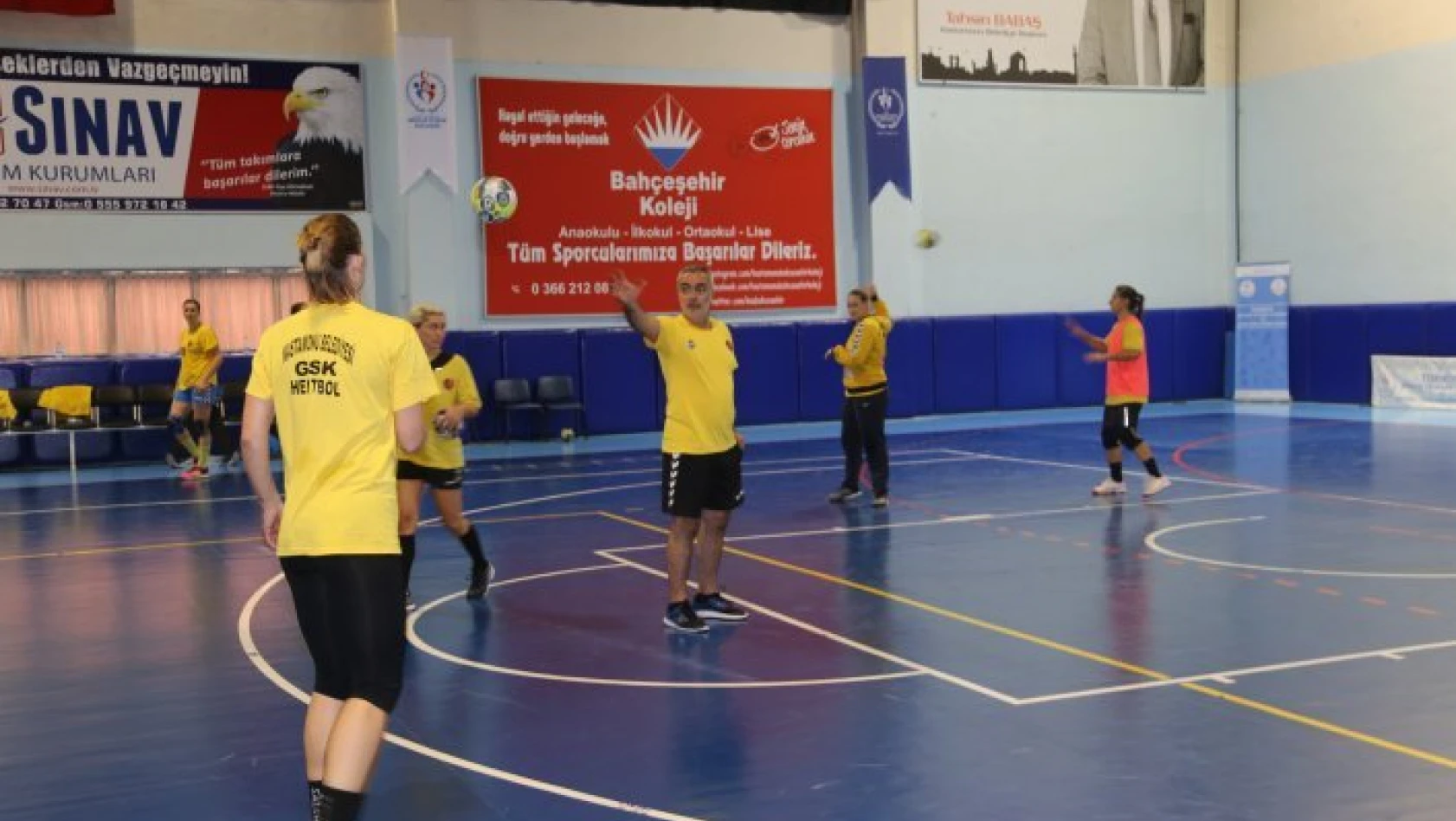 Kastamonu Belediyespor, EHF'de kupayı hedefliyor