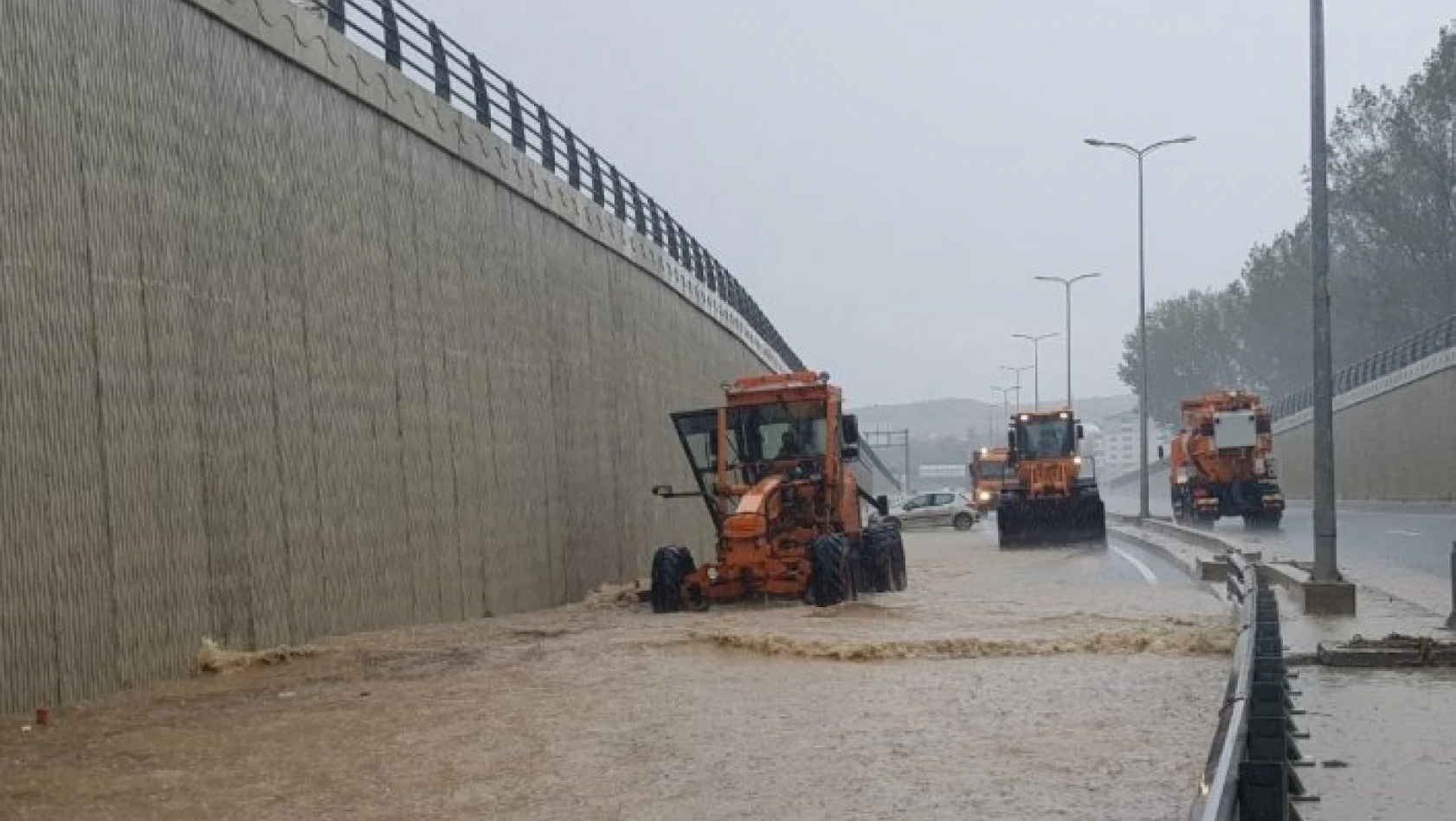 Kastamonu'da sağanak yağış ve dolu etkili oldu