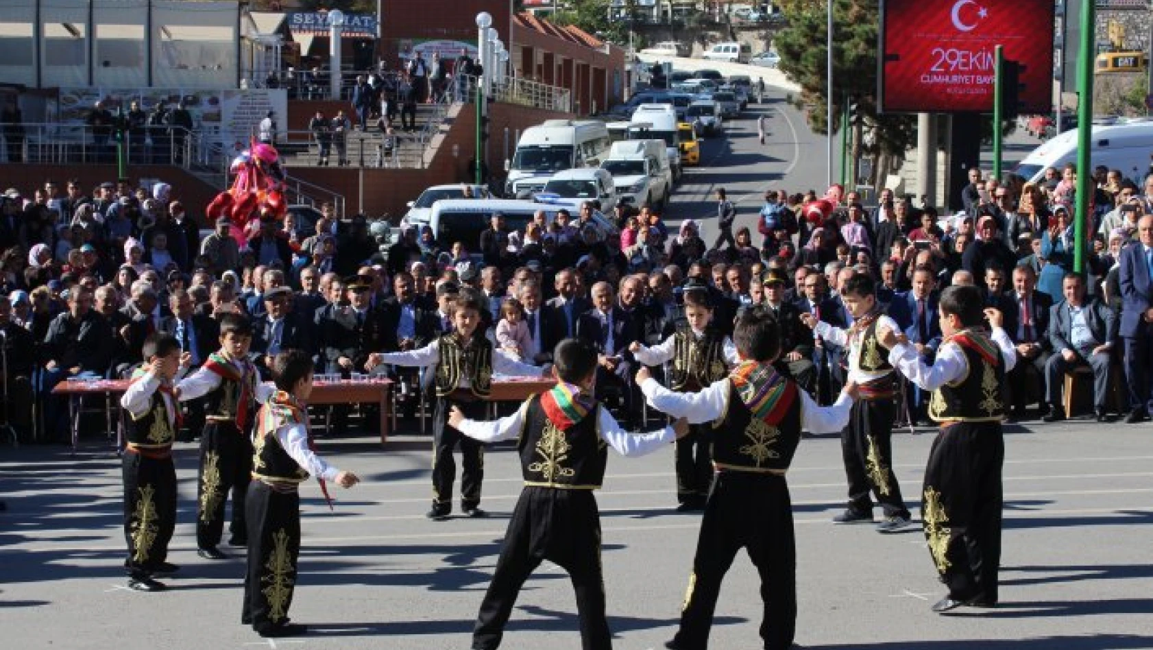 29 Ekim Cumhuriyet Bayramı Tosya, Hanönü ve İhsangazi'de törenle kutlandı