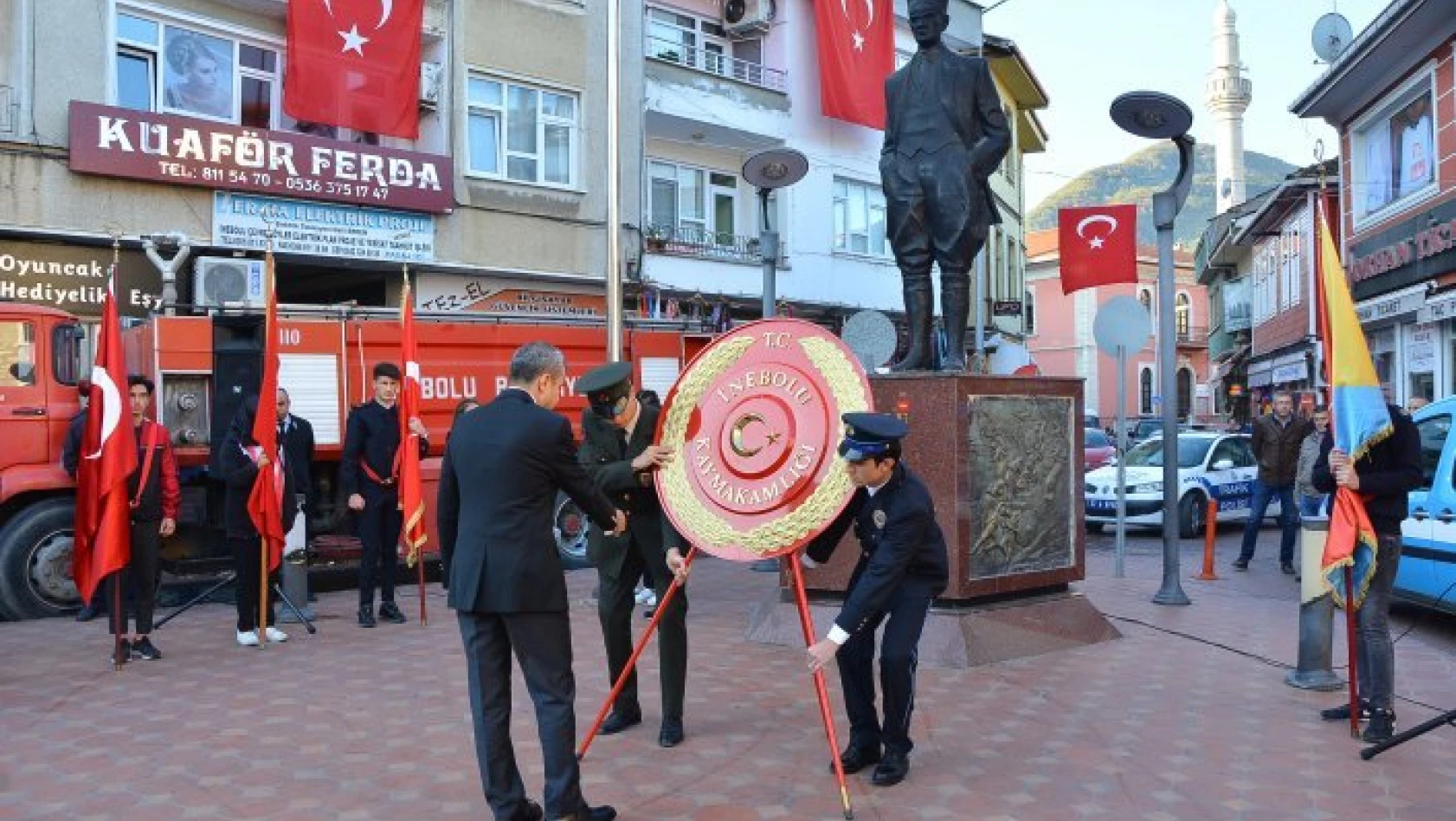 Büyük Önder Atatürk ilçelerde düzenlenen törenle anıldı