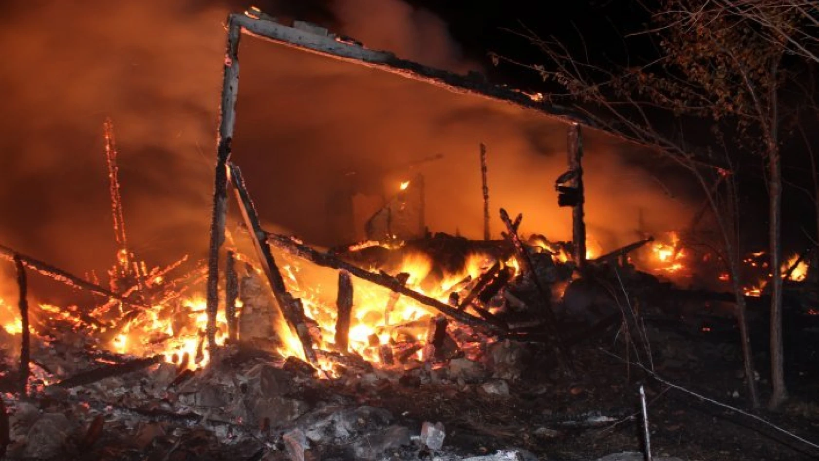 Kaymakam Pişkin, Tosya'daki yangınla ilgili açıklama yaptı