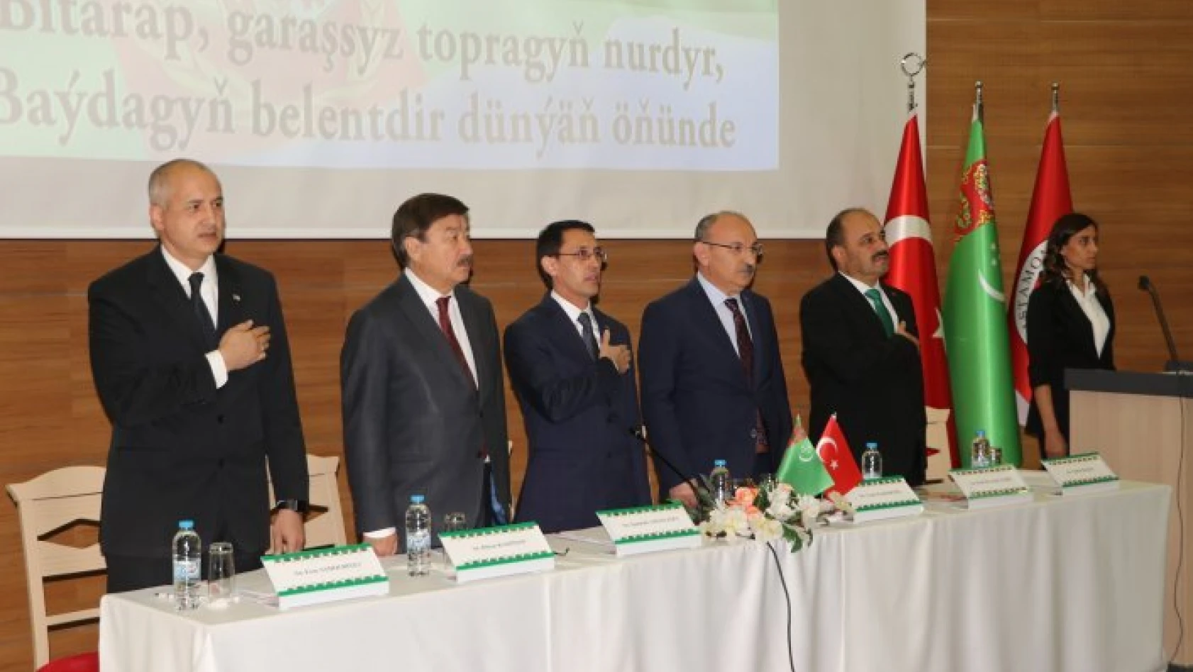 'Türkmenistan Büyük İpek Yolu'nun Kalbi Konferansı'