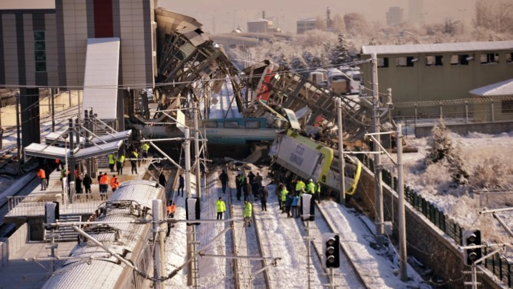 Ankara'daki tren kazasının görüntüleri ortaya çıktı