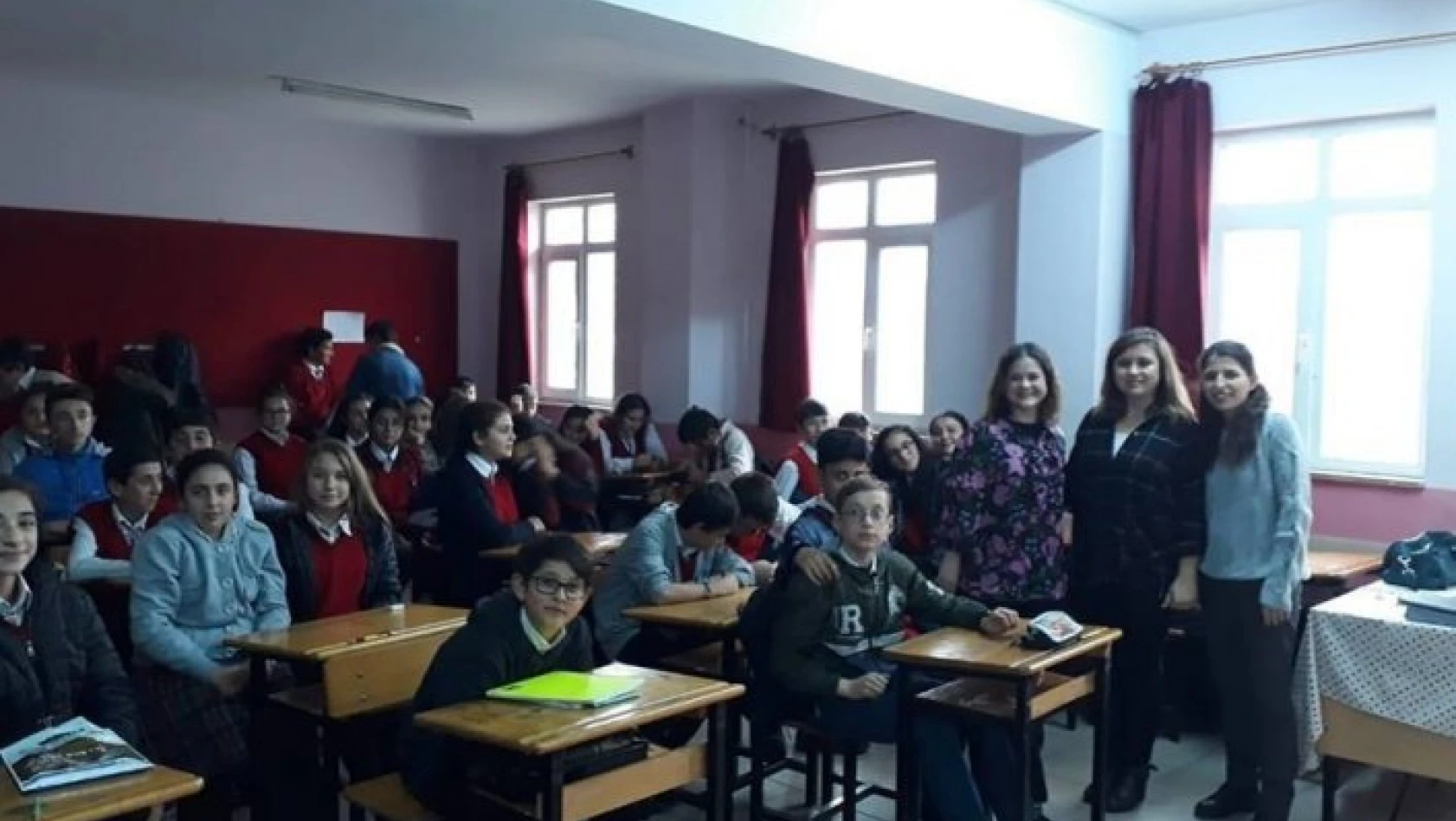 Atatürk Ortaokulu öğrencilerine Eczacılık mesleği anlatıldı