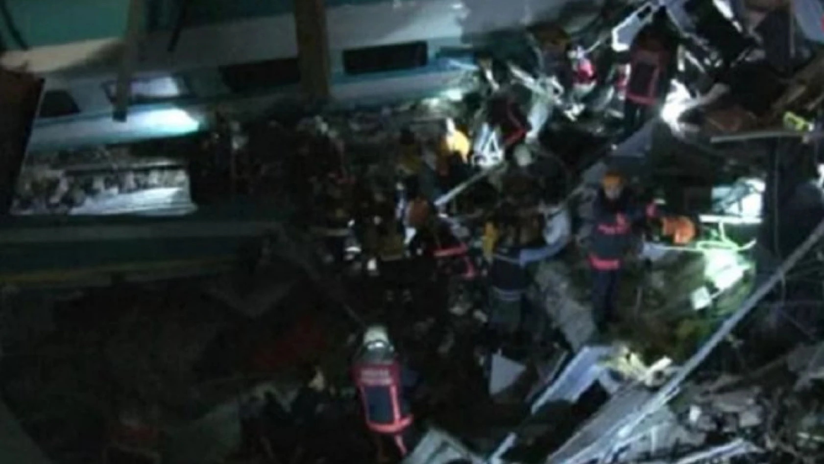 Yüksek hızlı tren kazası: 4 ölü, 43 yaralı!