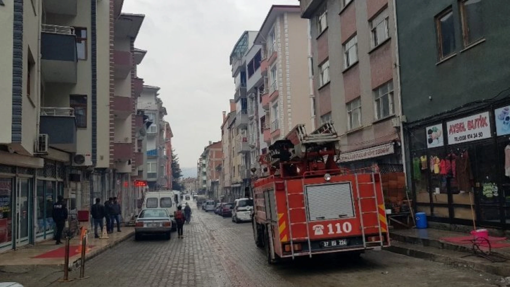 Tosya'da apartmanda yangın paniği