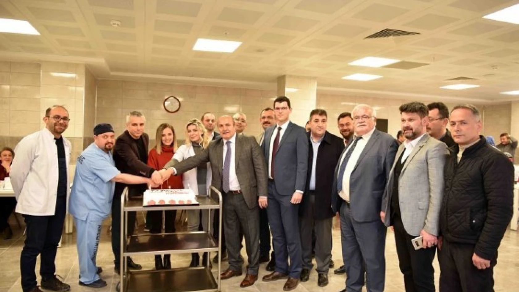 Belediye Başkanı Hüseyin Arslan, Tıp Bayramı'nı kutladı