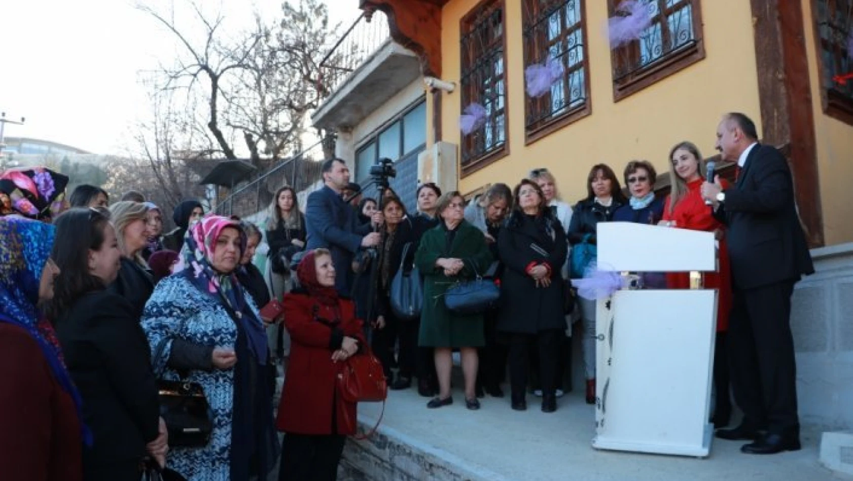 Kastamonulu kadınların 'Sarı Konağı' açıldı
