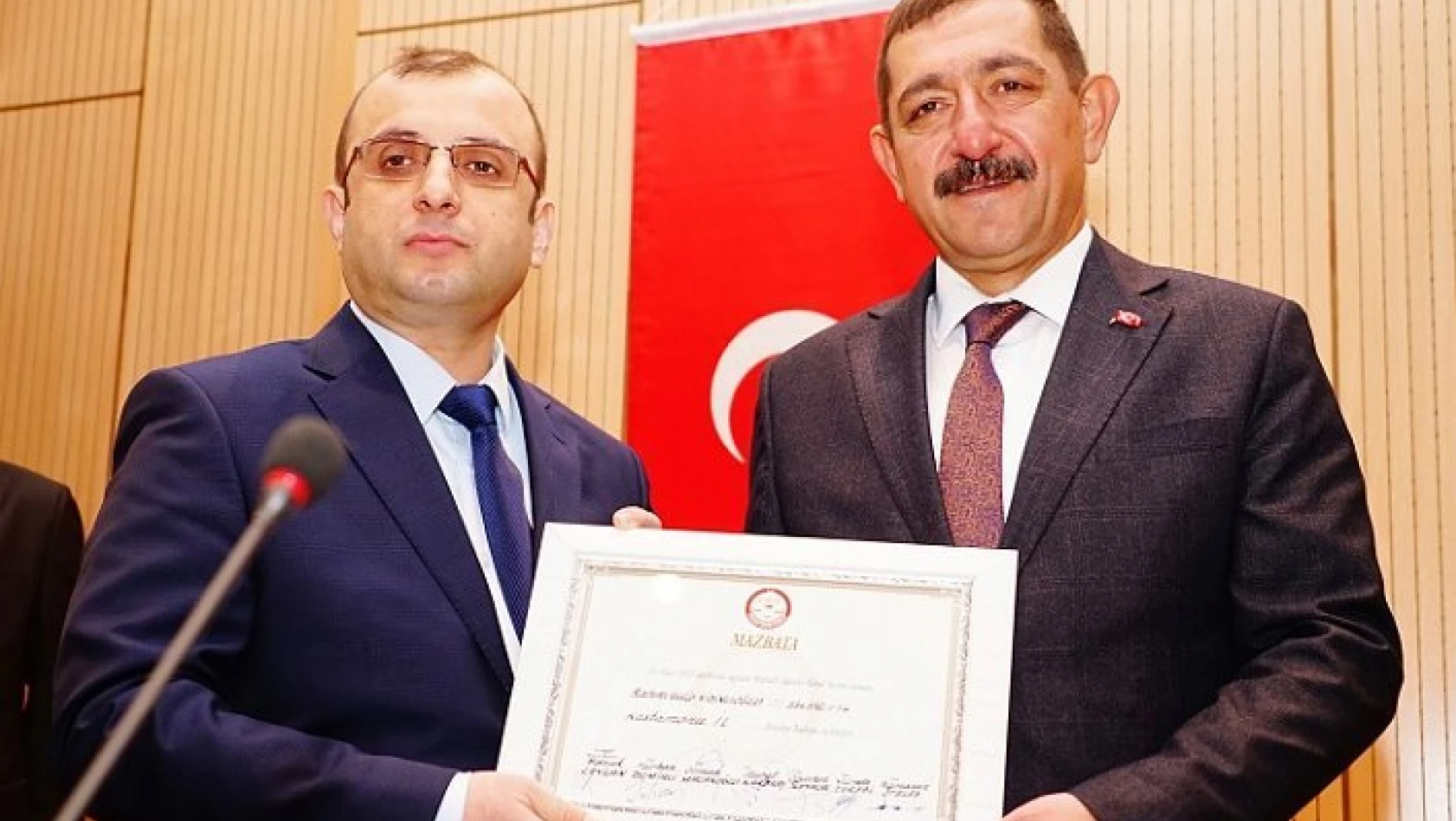 Başkan Vidinlioğlu, mazbatasını aldı