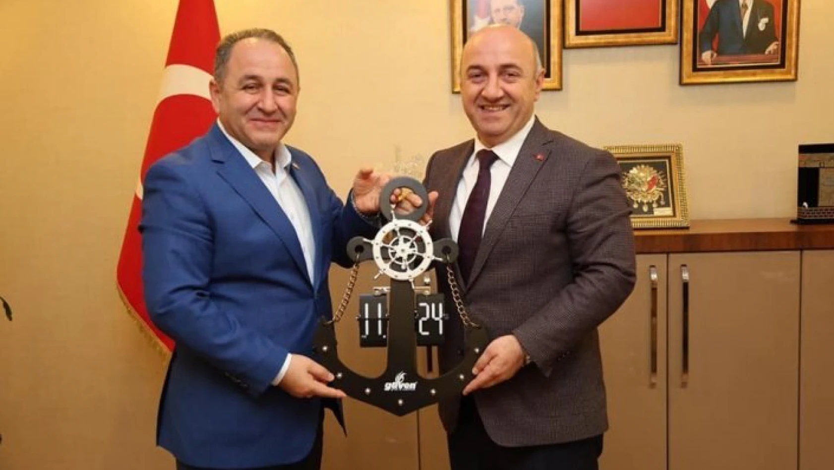 İşadamı Demir, Darıca Belediye Başkanı Bıyık'ı ziyaret etti