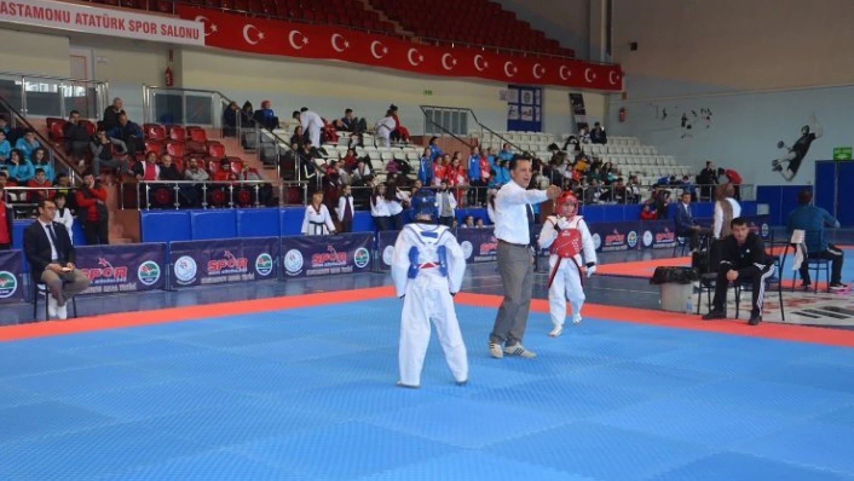 Taekwondo ANALİG Yarı Final Müsabakaları Kastamonu'da başladı