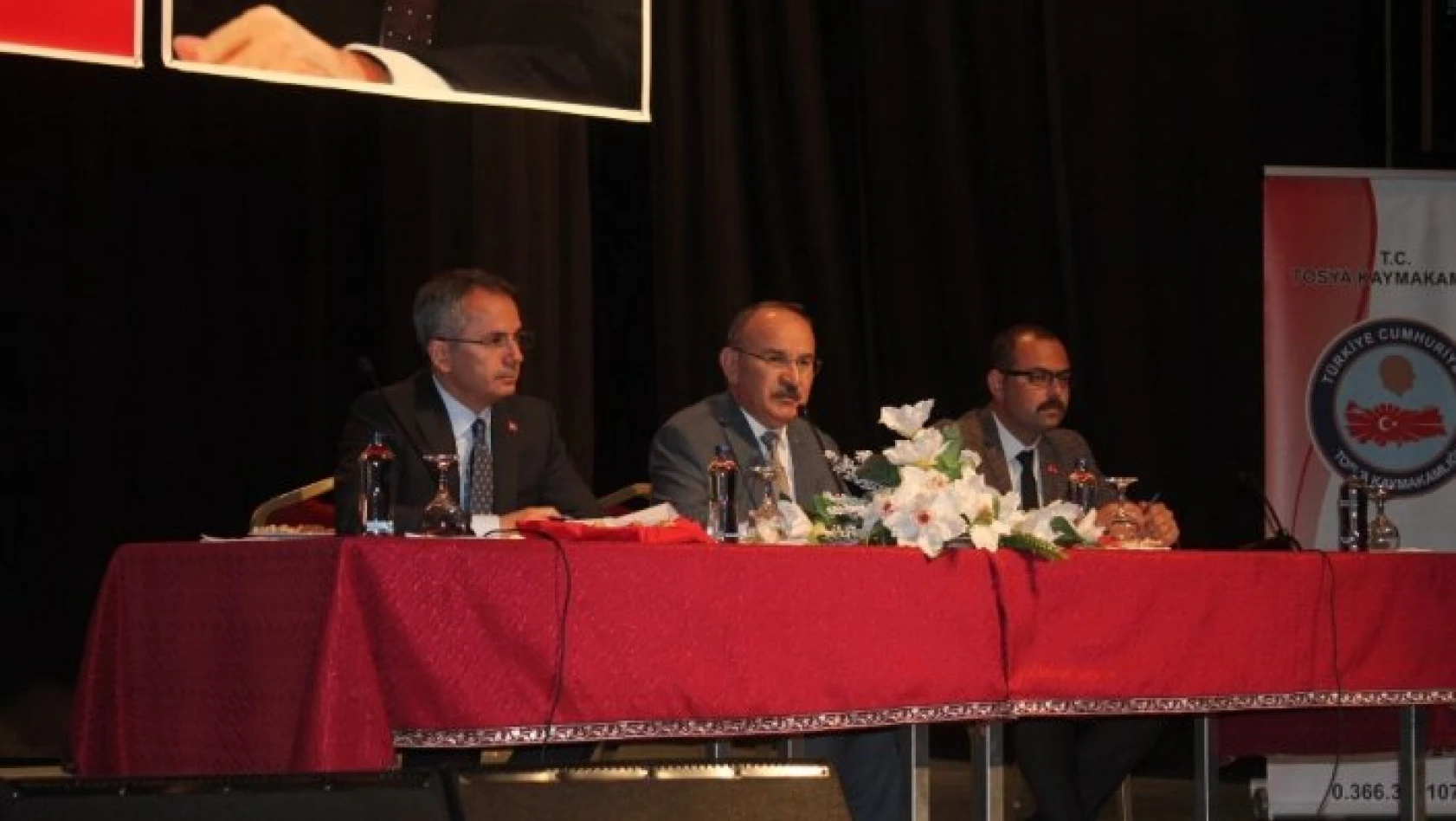 Vali Yaşar Karadeniz Tosya'da vatandaşların sorunlarını dinledi