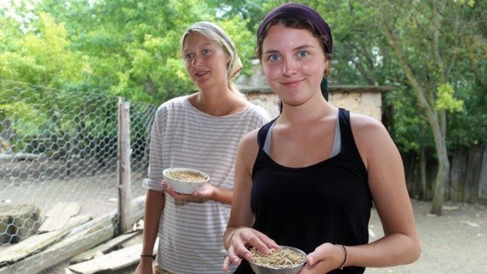 Çalıştıkları çiftlikte tatil yapıp Türk kültürünü öğreniyorlar