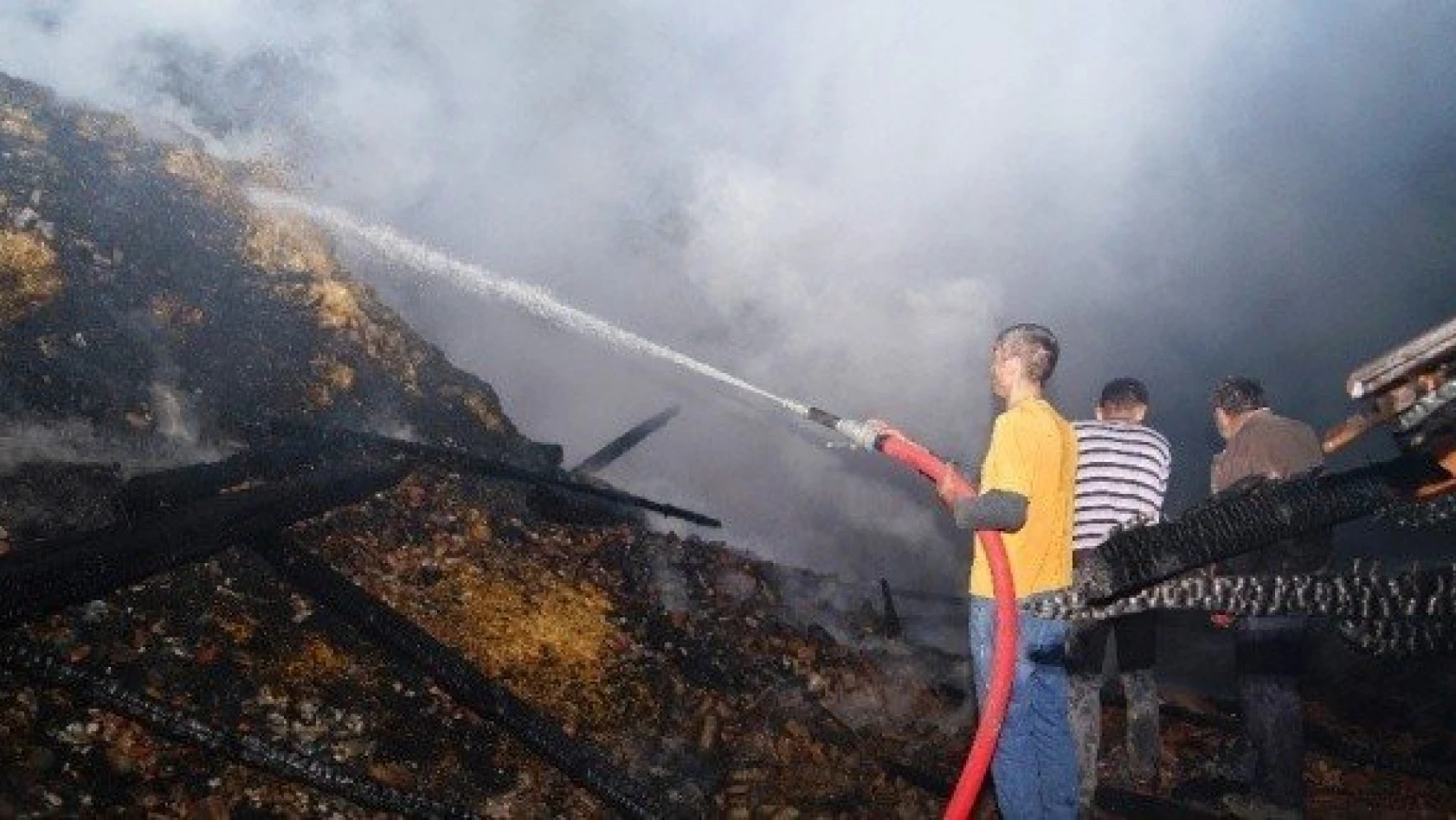 Kastamonu'da bir ev yangında kullanılamaz hale geldi