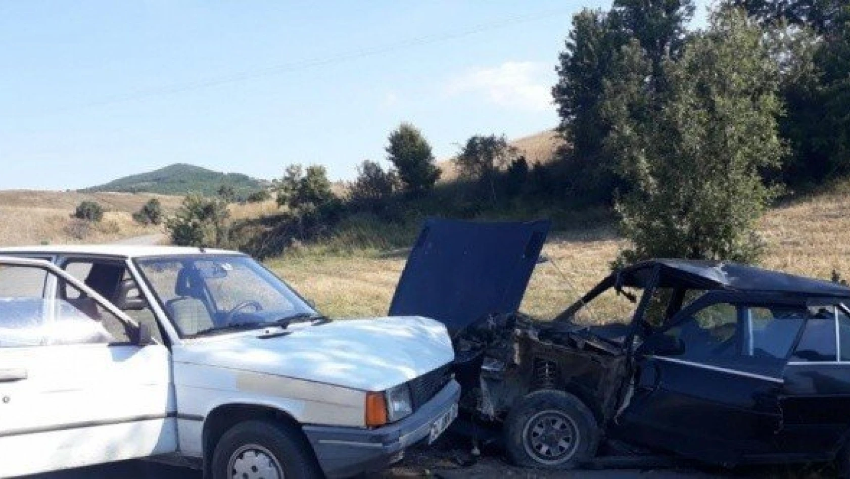 Kastamonu'da iki otomobil çarpıştı: 11 yaralı