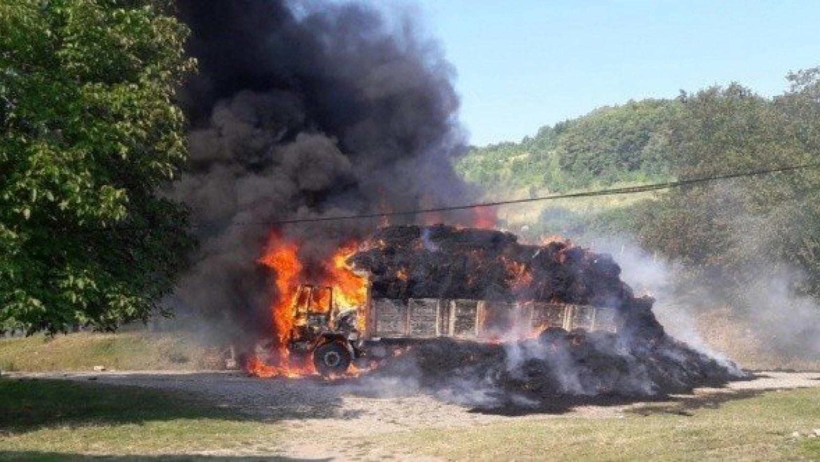 Saman yüklü kamyon alev alev yandı