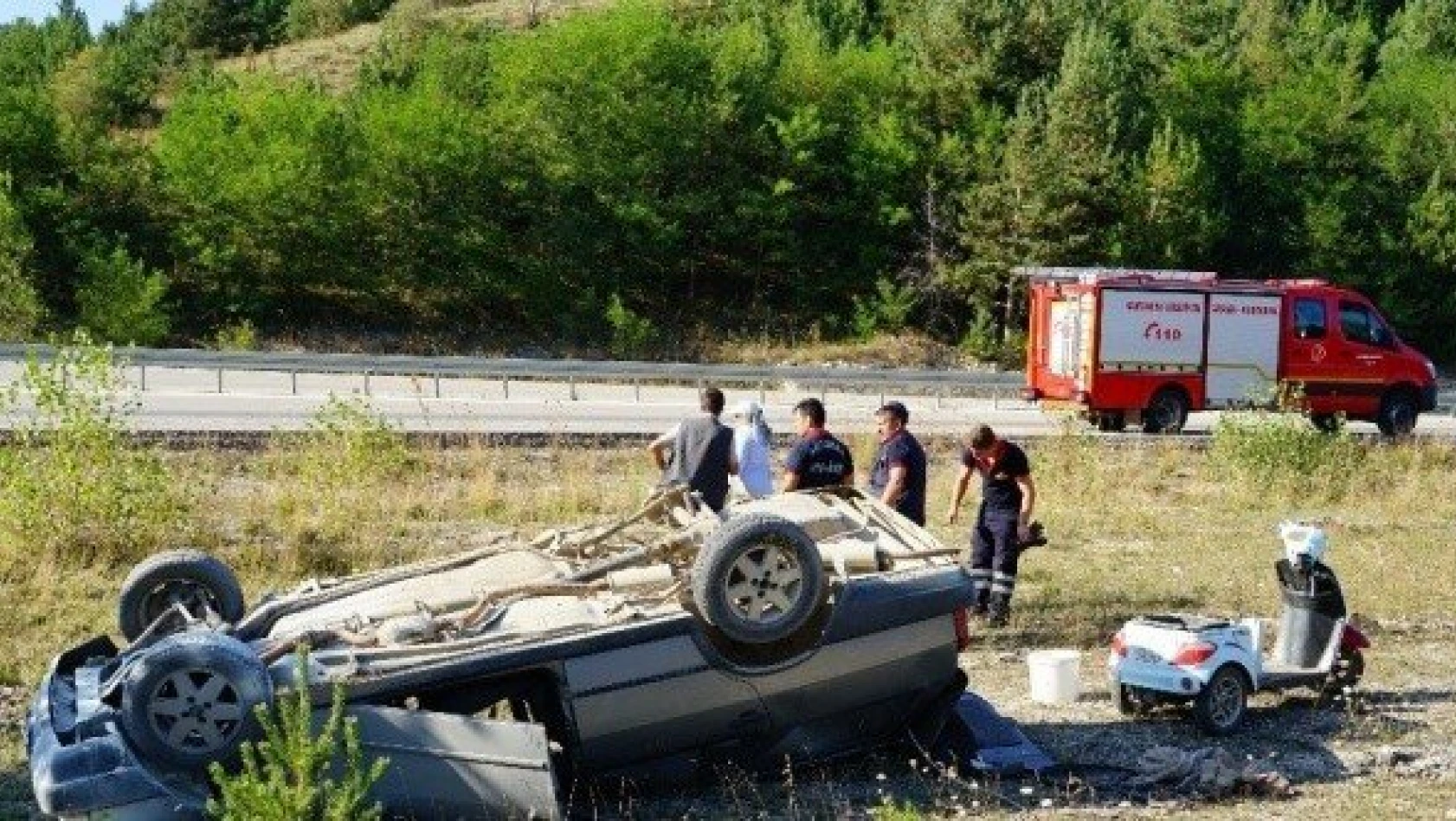 Kastamonu'da virajı alamayan otomobil takla attı: 2 yaralı