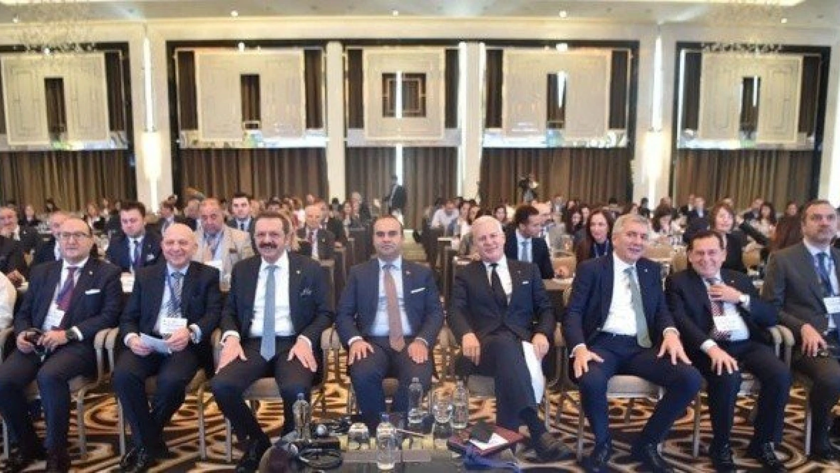 Başkan Fındıkoğlu, İstanbul'da Ekonomi Zirvesine katıldı