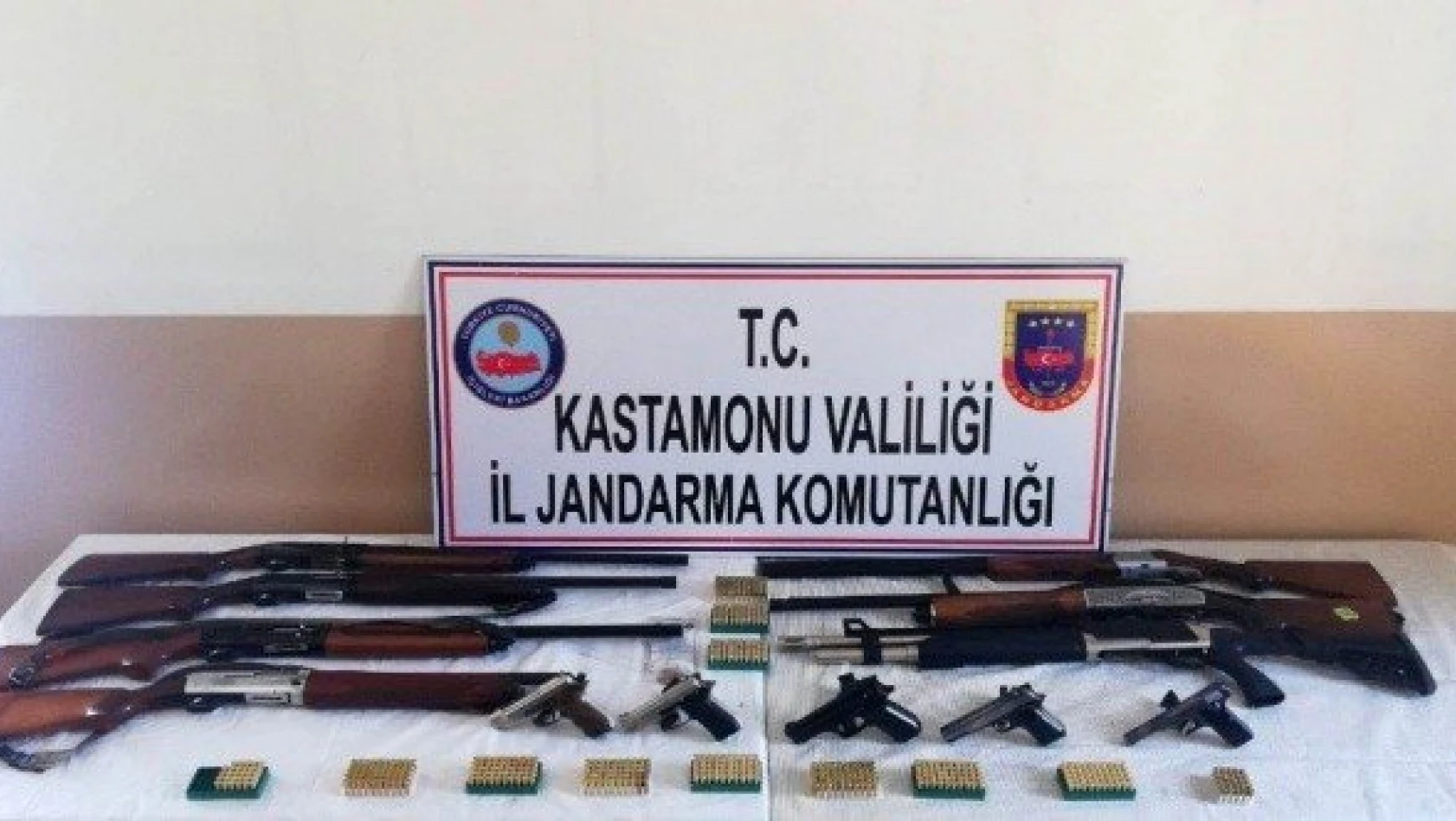 Kastamonu'da silah ve uyuşturucu operasyonu: 2 gözaltı