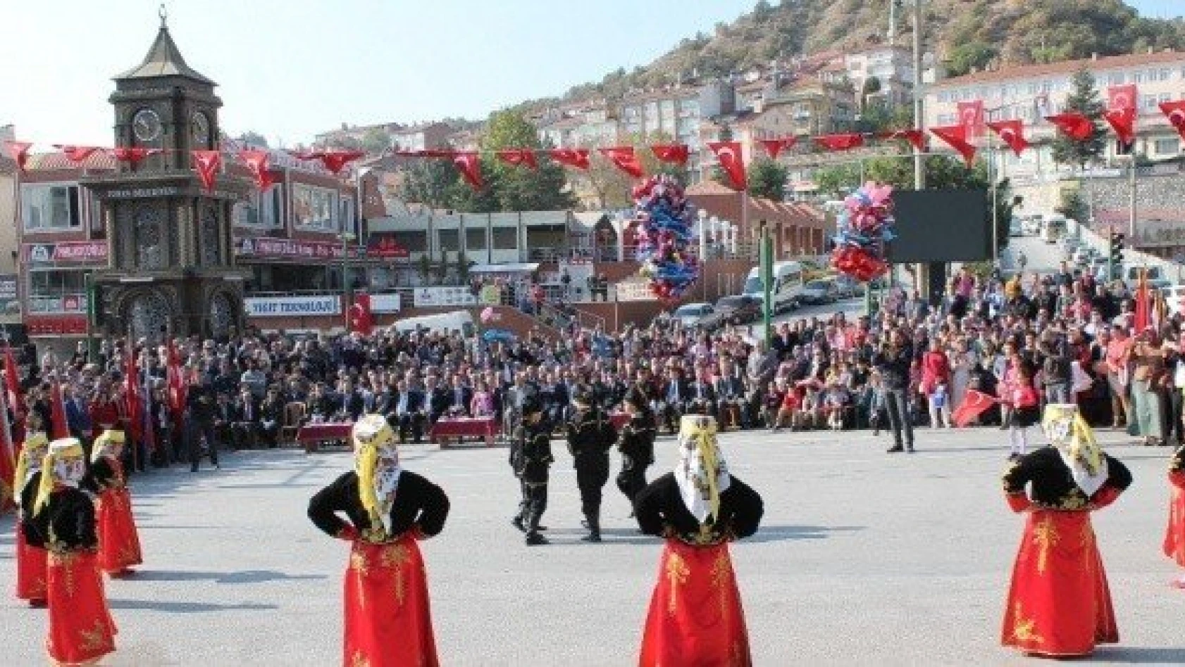 Tosya'da Cumhuriyet Bayramı coşkuyla kutlandı