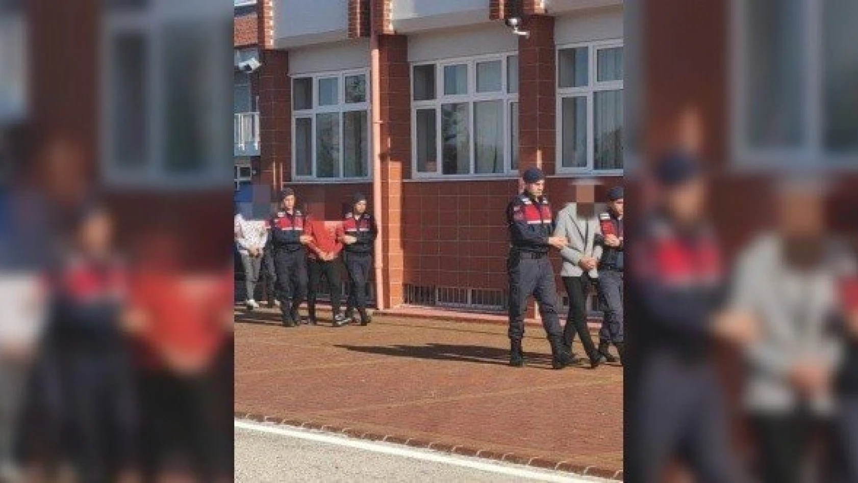 Trabzon'dan gelip kablo çalan üç kişi yakalandı