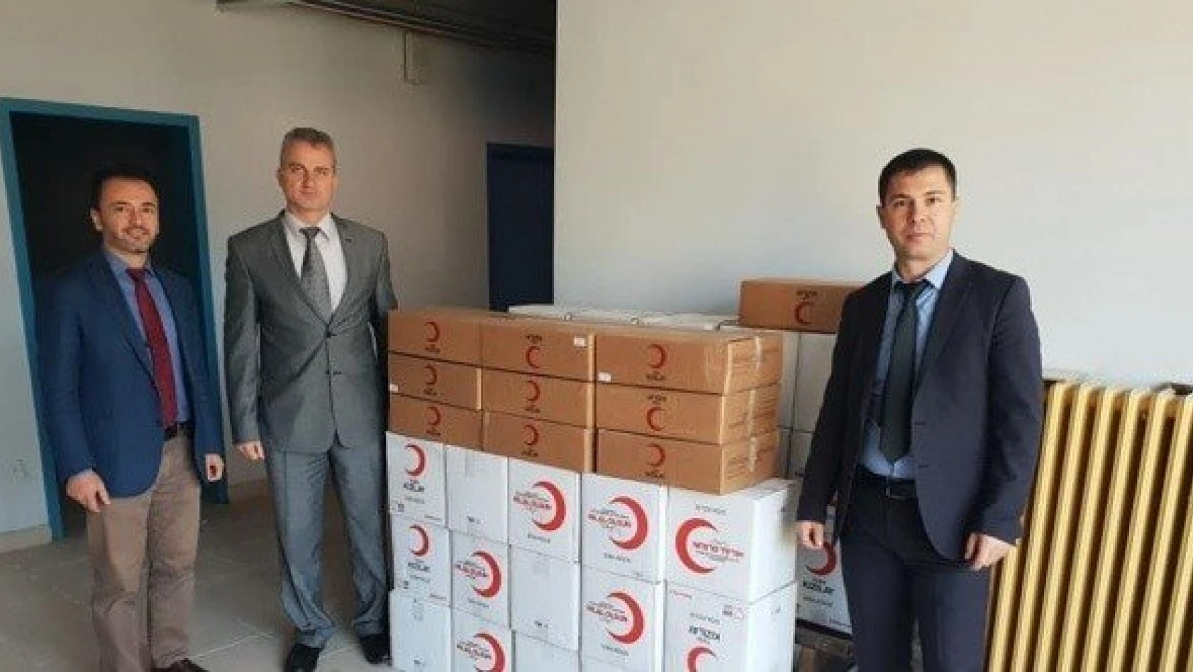 Türk Kızılayı, ihtiyaç sahiplerine gıda kolisi dağıttı
