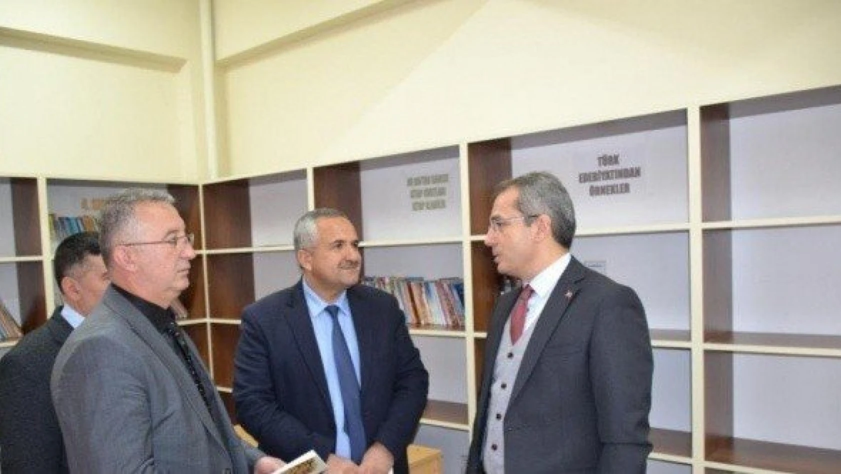 Tosya'da 8 okula kütüphane açıldı