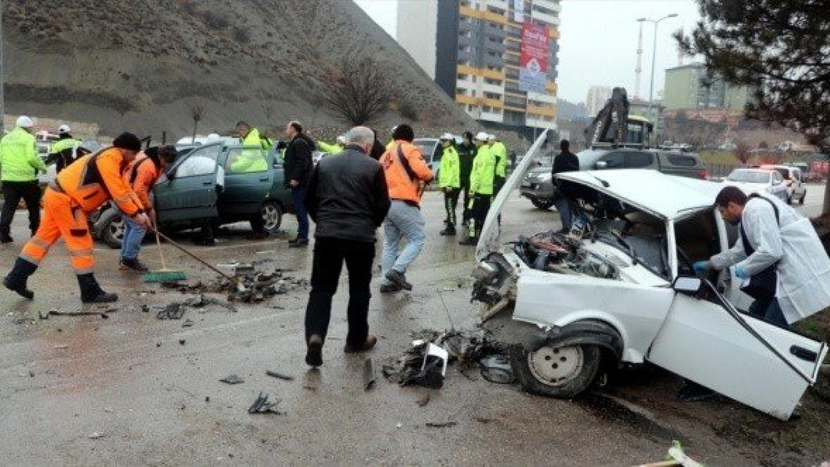 Araçlı hemşehrimiz trafik kazasında öldü, 4 kişi yaralandı