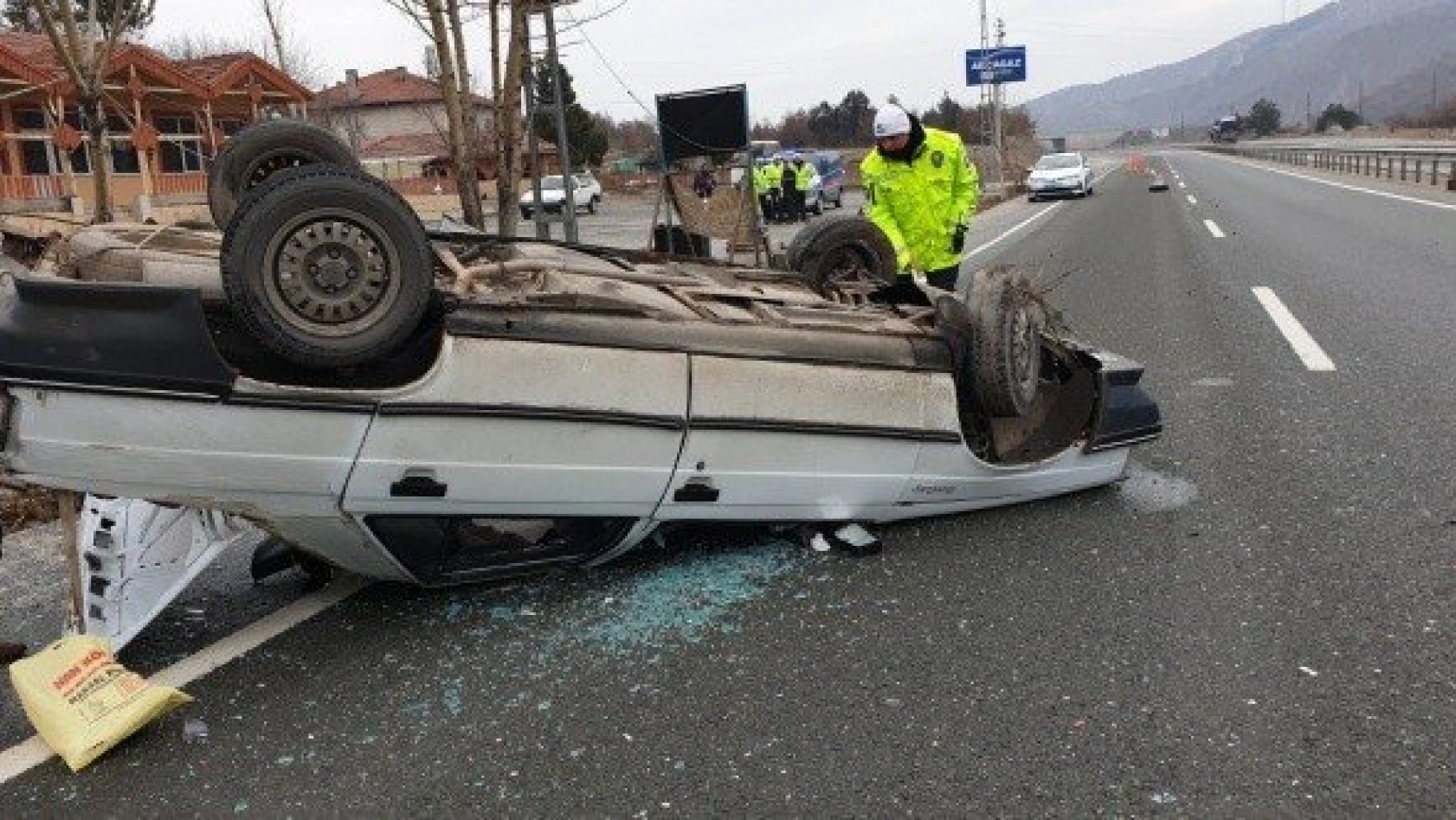 Kastamonu'da otomobil takla attı: 2 yaralı