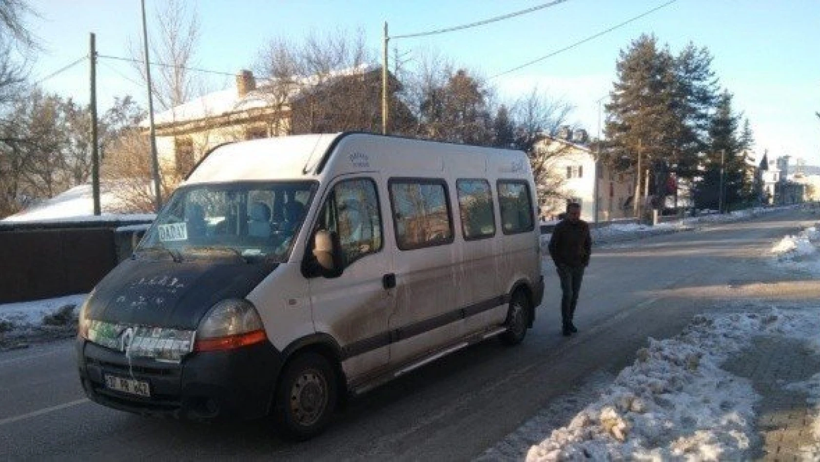 Kastamonu'da yolcu minibüsünün çarptığı yaya yaralandı