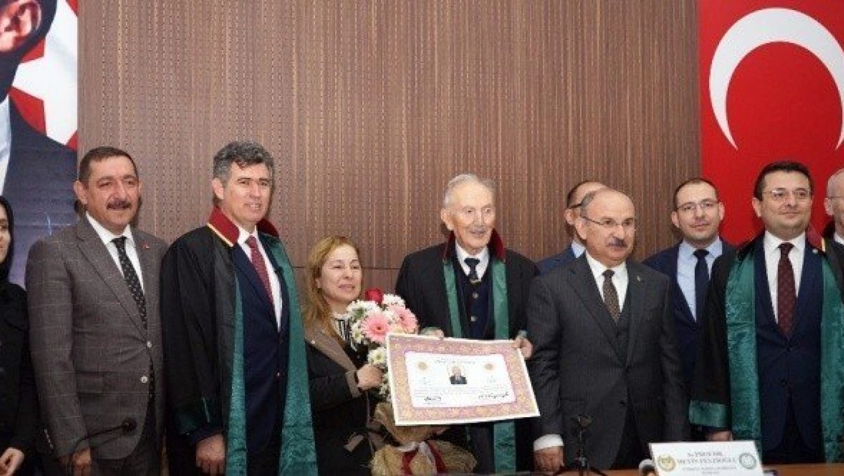 Kore ve Kıbrıs gazisi 97 yaşında avukatlık cübbesi giydi