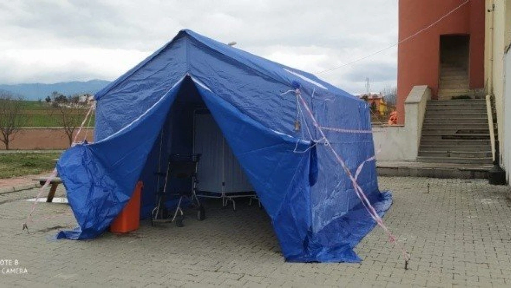 Daday'da hastane bahçesine acil triaj çadırı kuruldu