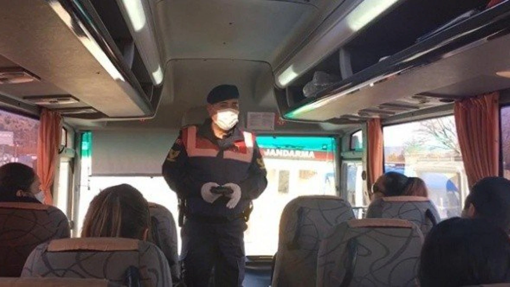 İl Jandarma Komutanlığı ekiplerinden otobüslerde denetim!