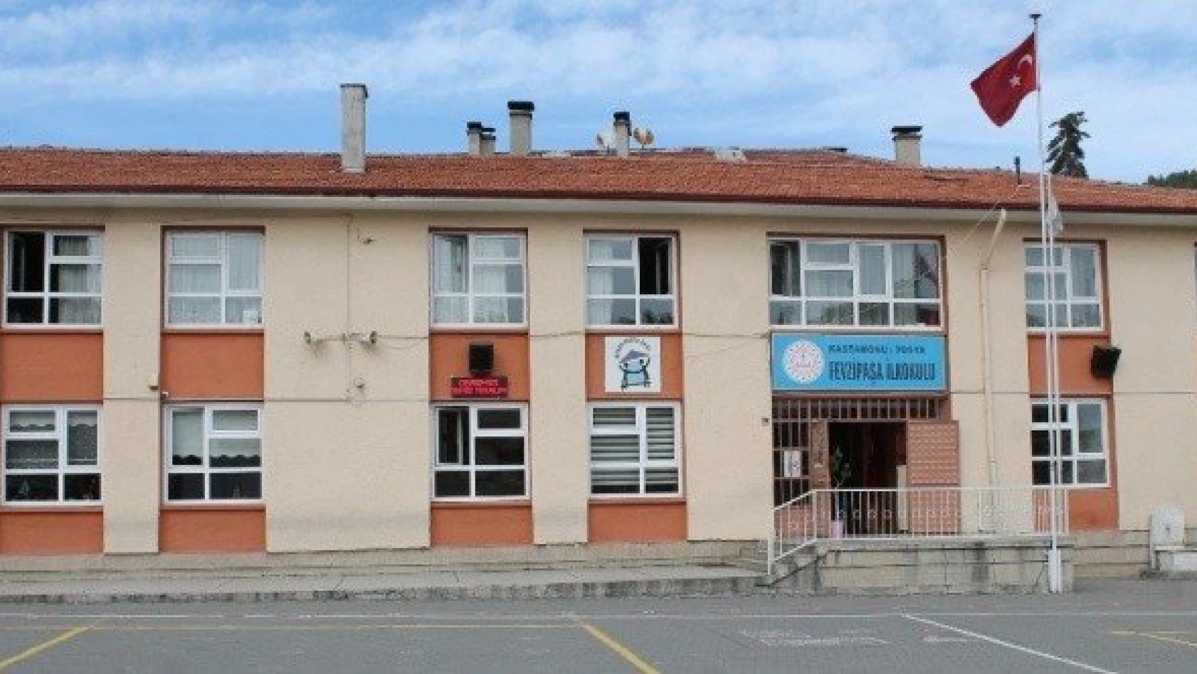 Tosya'da deprem tatbikatı gerçeğini aratmadı