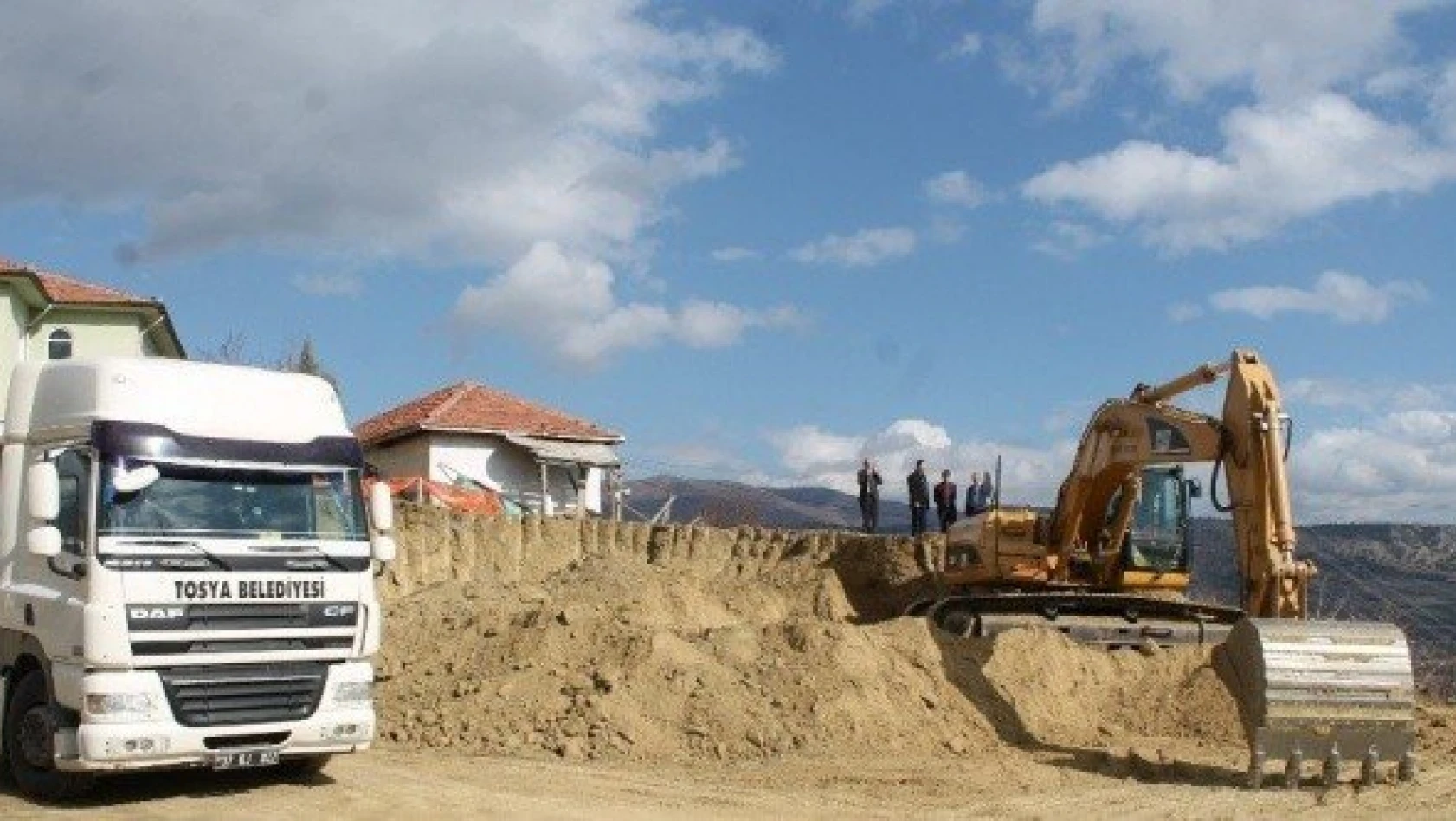Tosya'da Yatılı Kur'an Kursu inşaatına ilk kazma vuruldu