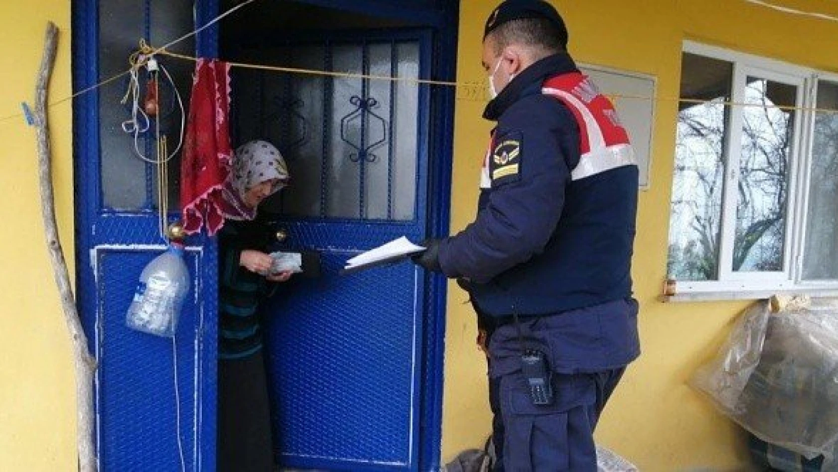 Kastamonu'da sosyal yardımlar sahiplerine evlerinde teslim ediliyor