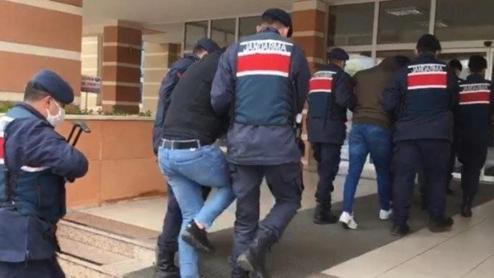 Kastamonu'da bakır kablo çalan 3 kişi tutuklandı