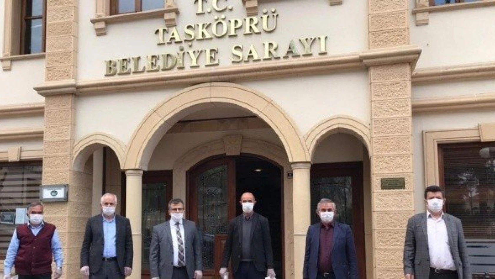 Taşköprü Belediyesi'nden köy muhtarlıklarına dezenfektan yardımı